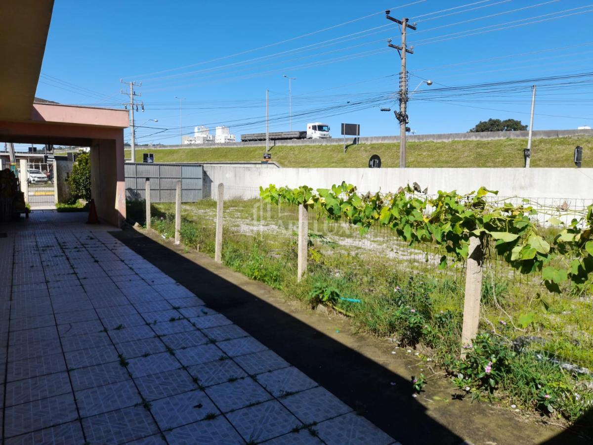 Casa à venda com 3 quartos, 300m² - Foto 9