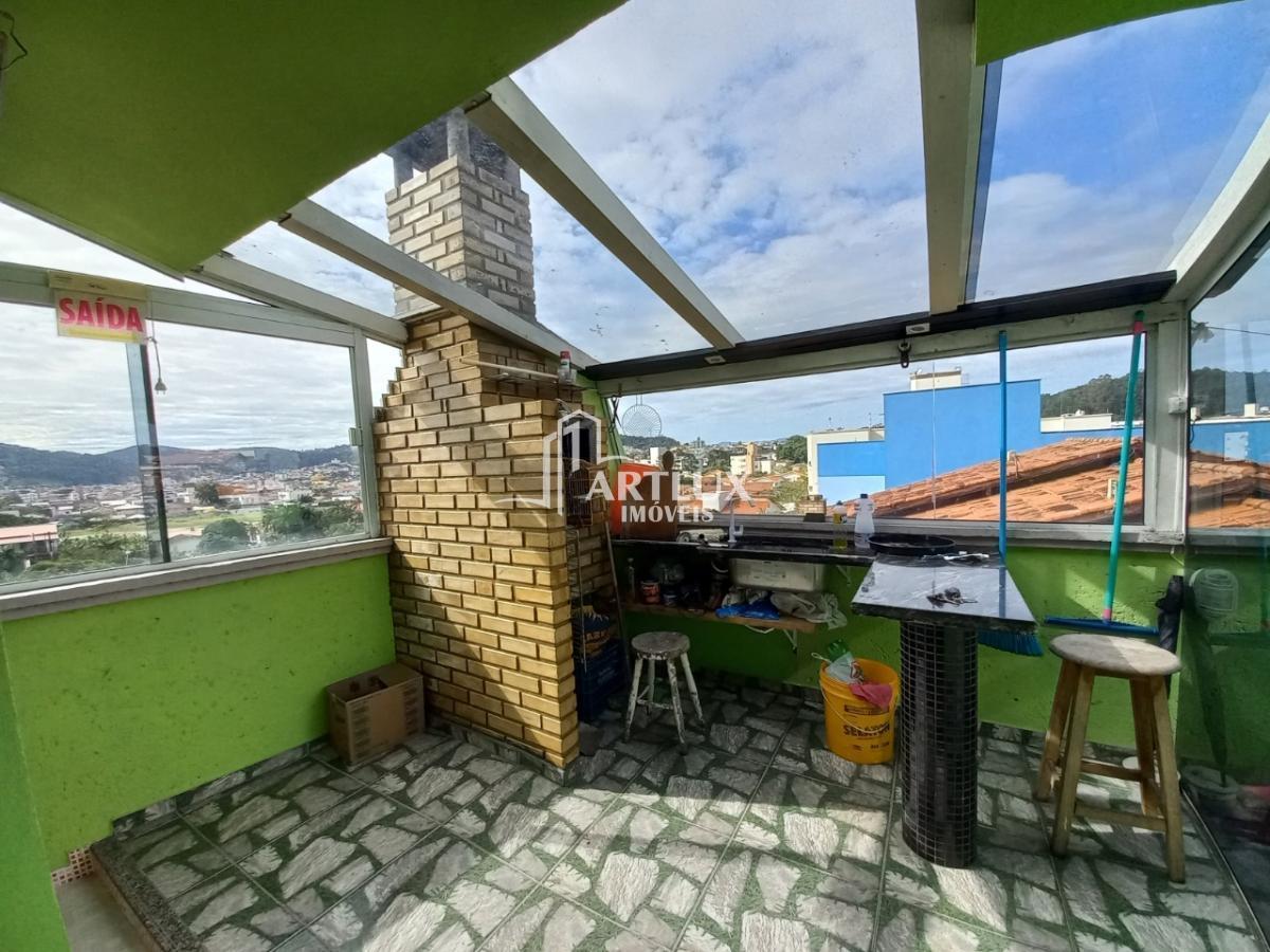 Casa à venda com 5 quartos, 330m² - Foto 7