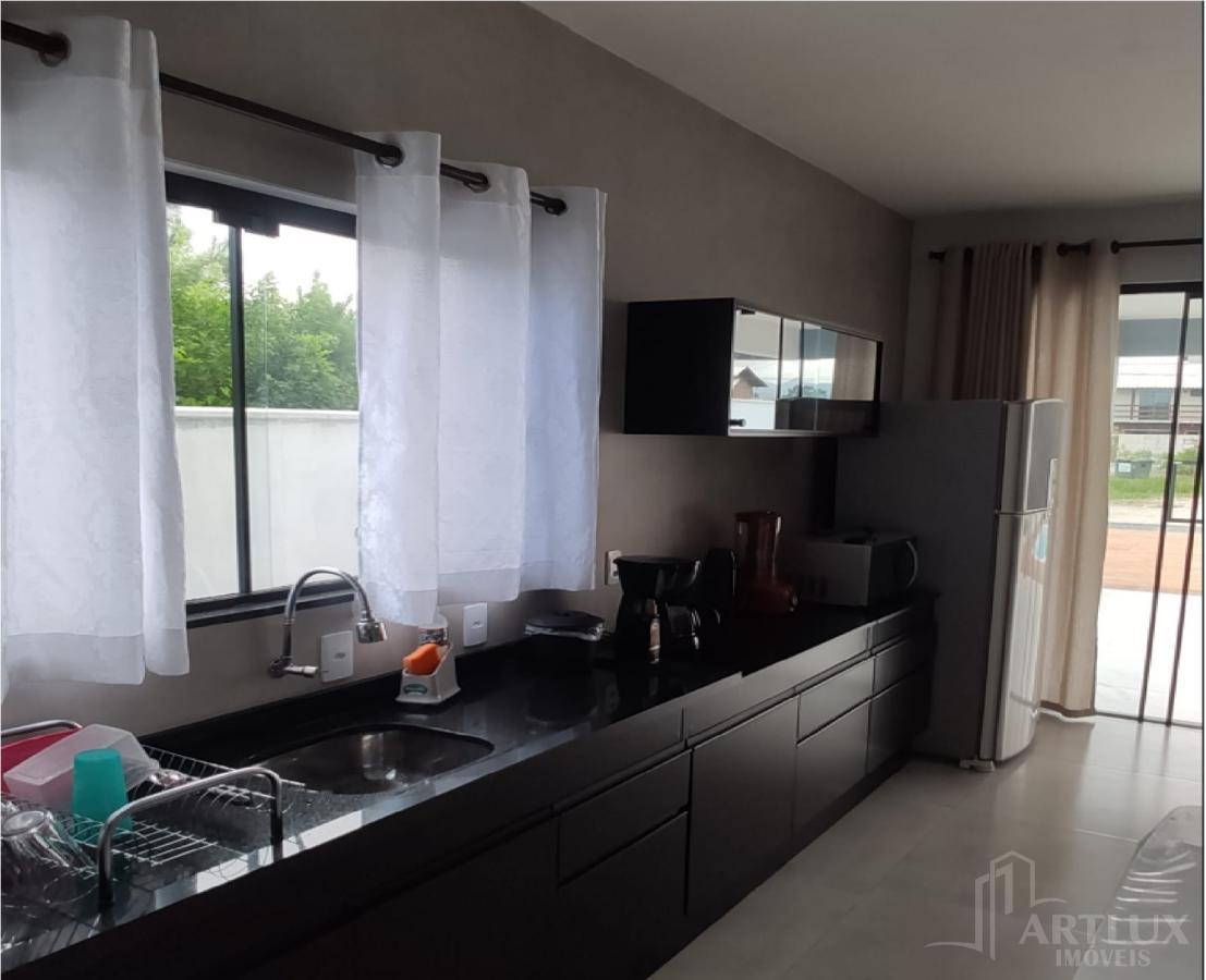 Casa à venda com 3 quartos, 210m² - Foto 10