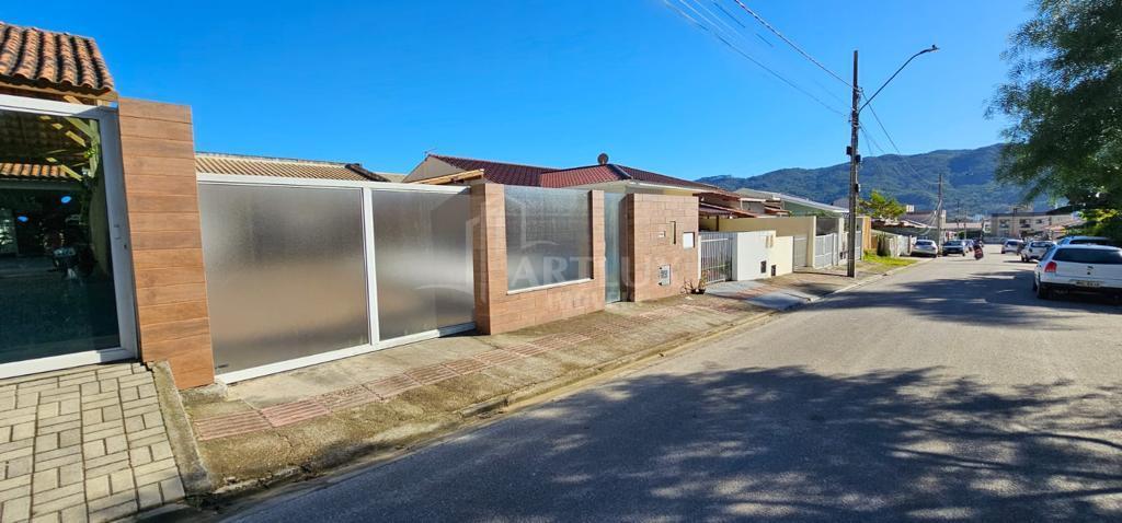 Casa à venda com 2 quartos, 200m² - Foto 14