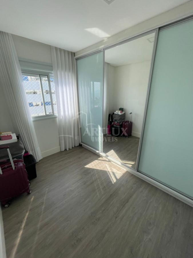 Apartamento à venda com 3 quartos, 96m² - Foto 10