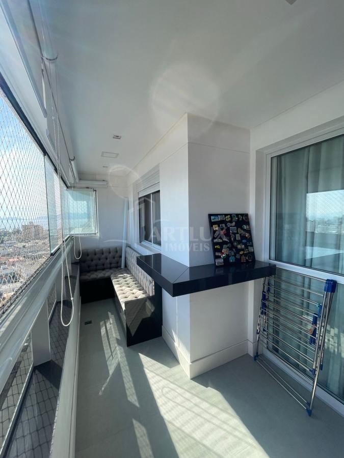 Apartamento à venda com 3 quartos, 96m² - Foto 2