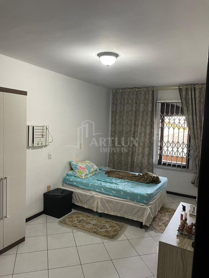 Casa à venda com 3 quartos, 220m² - Foto 27