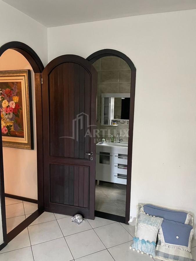 Casa à venda com 3 quartos, 220m² - Foto 29