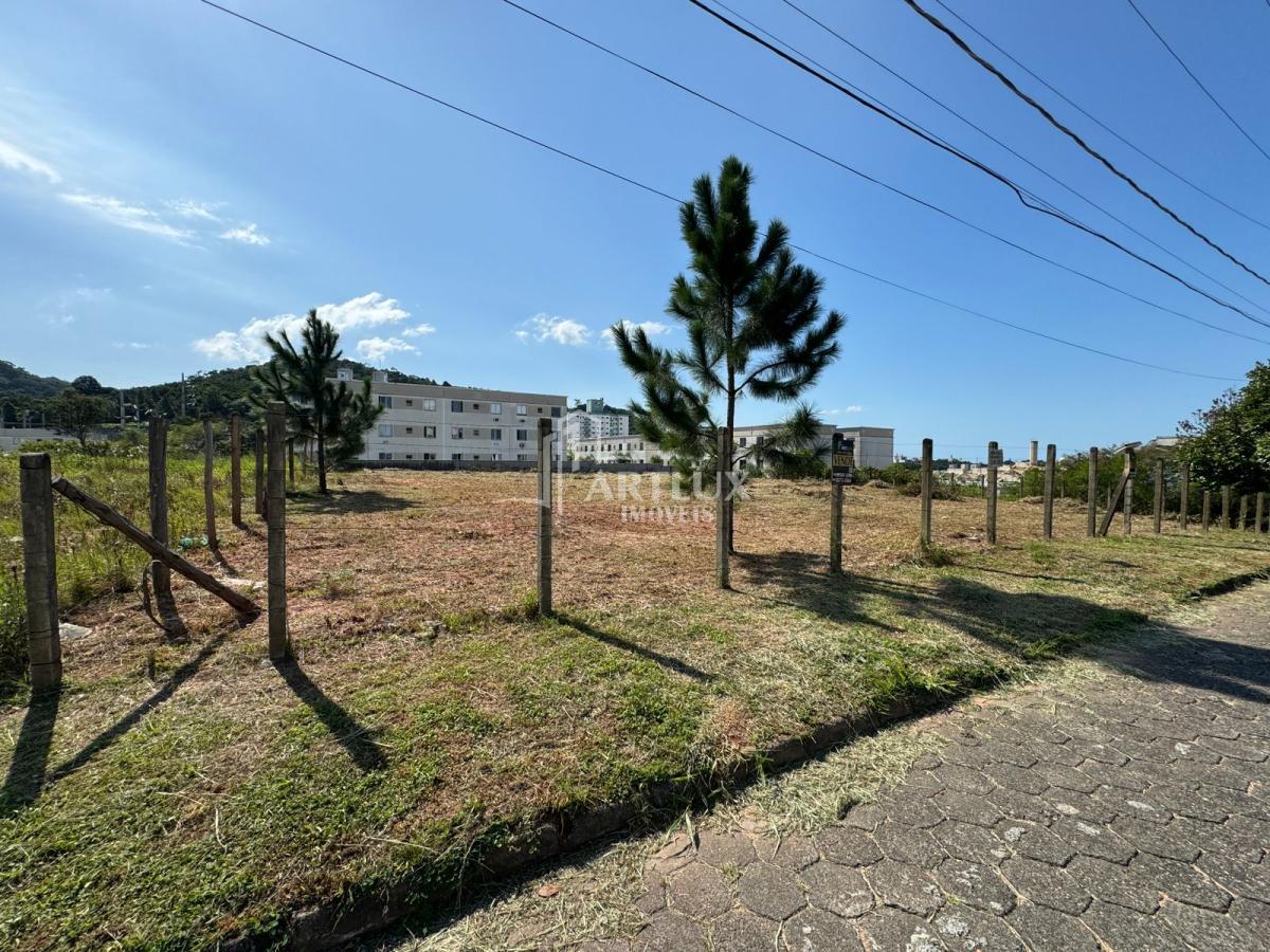 Terreno à venda, 1080m² - Foto 11