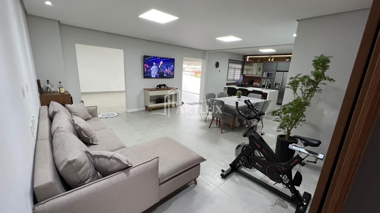 Casa à venda com 3 quartos, 200m² - Foto 5