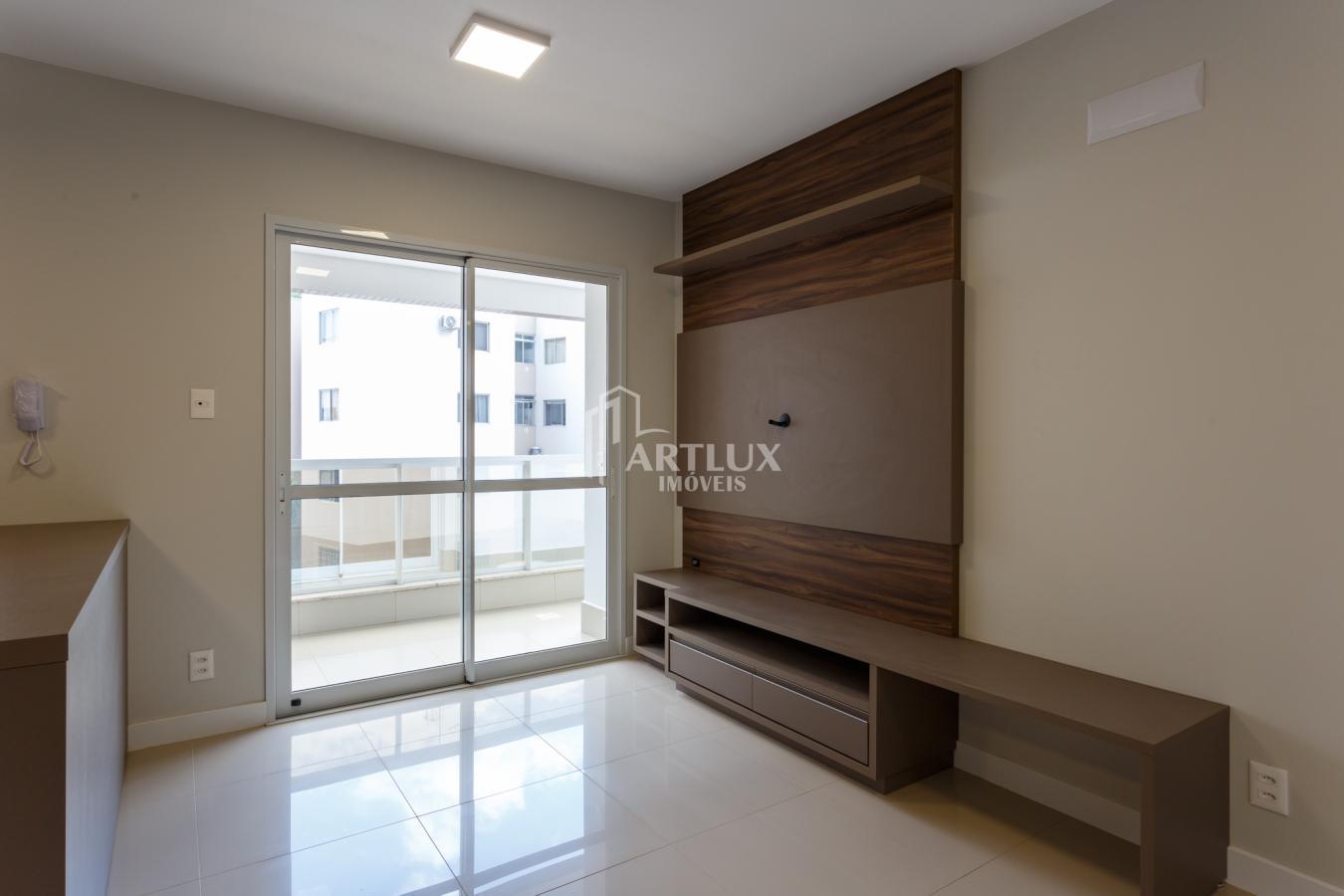 Apartamento à venda com 2 quartos, 75m² - Foto 3