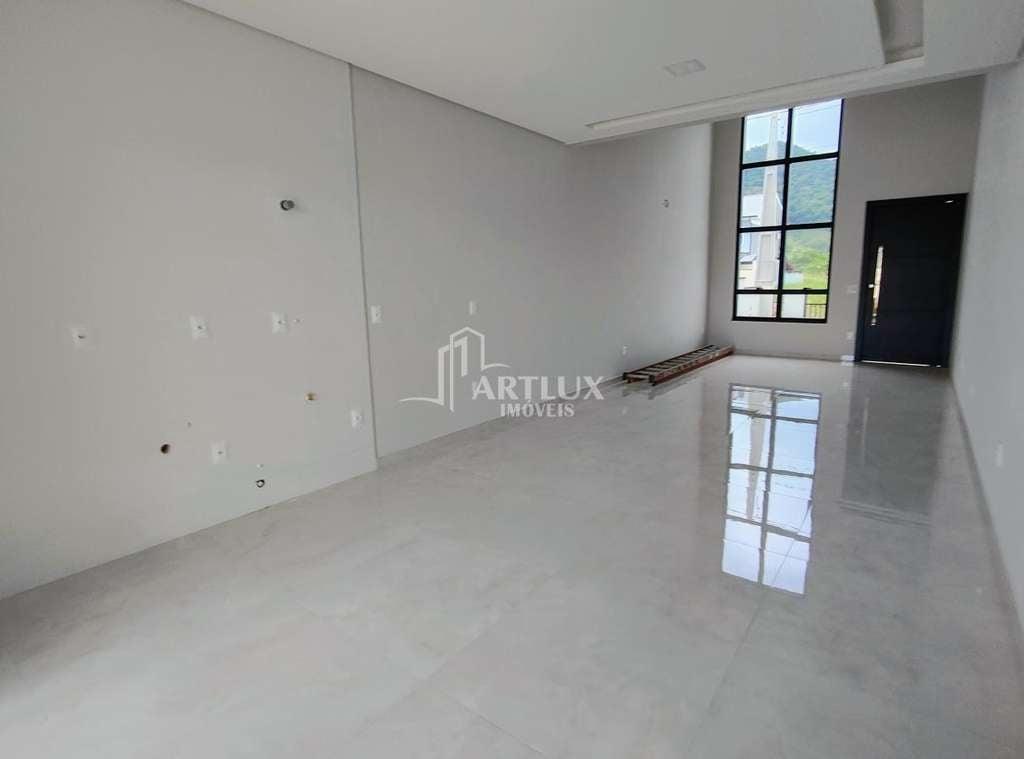 Casa à venda com 3 quartos, 200m² - Foto 3