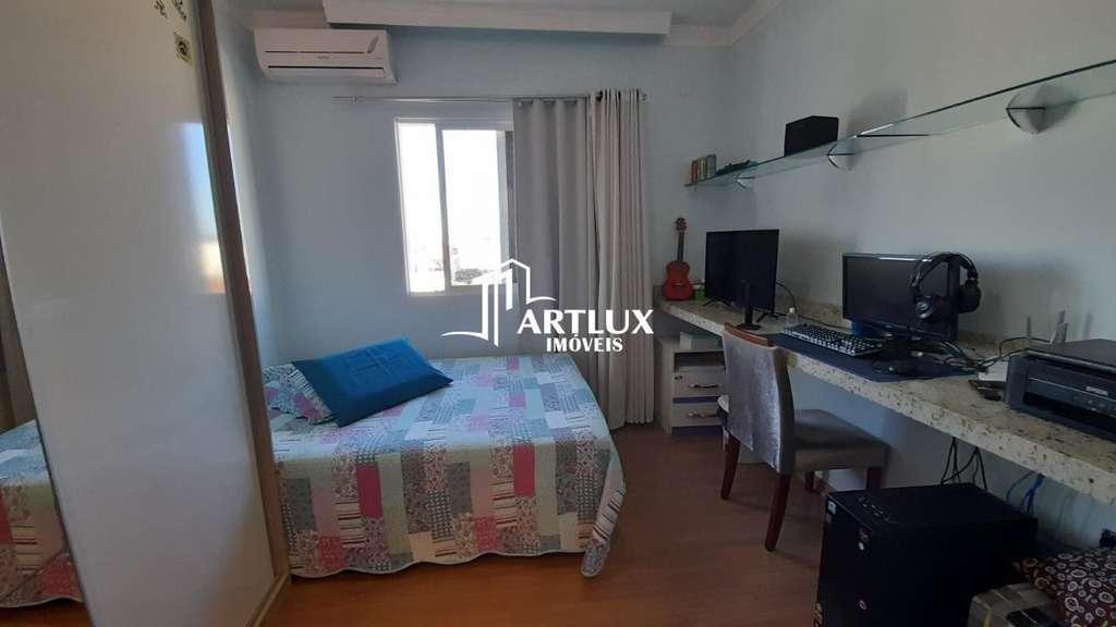 Apartamento à venda com 3 quartos, 216m² - Foto 2