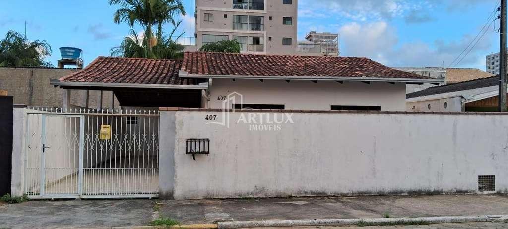 Casa à venda com 2 quartos, 165m² - Foto 1