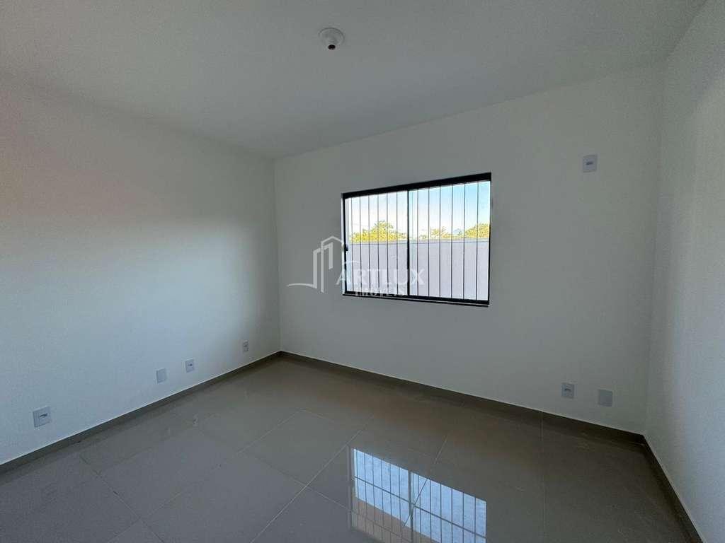 Casa à venda com 3 quartos, 100m² - Foto 2