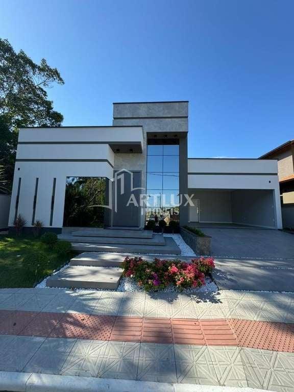 Casa à venda com 3 quartos, 360m² - Foto 1