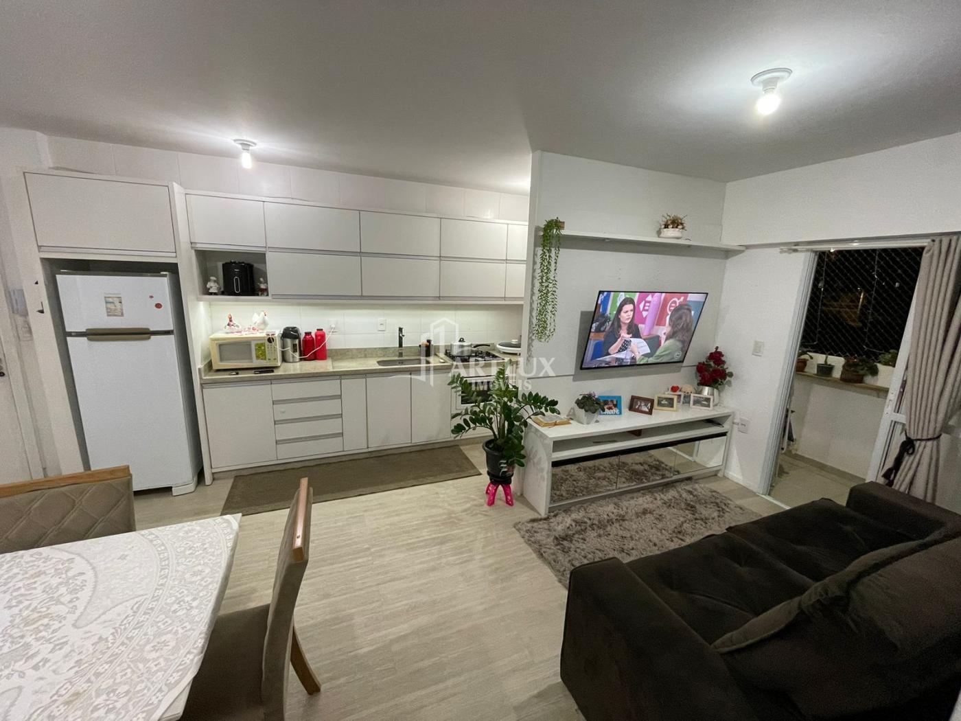 Apartamento à venda com 2 quartos, 75m² - Foto 1