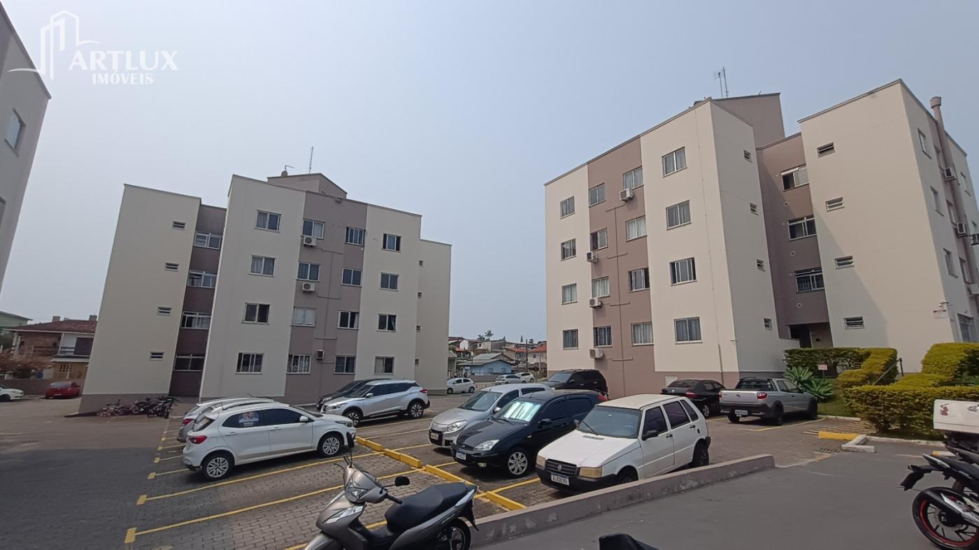 Apartamento à venda com 2 quartos, 60m² - Foto 2