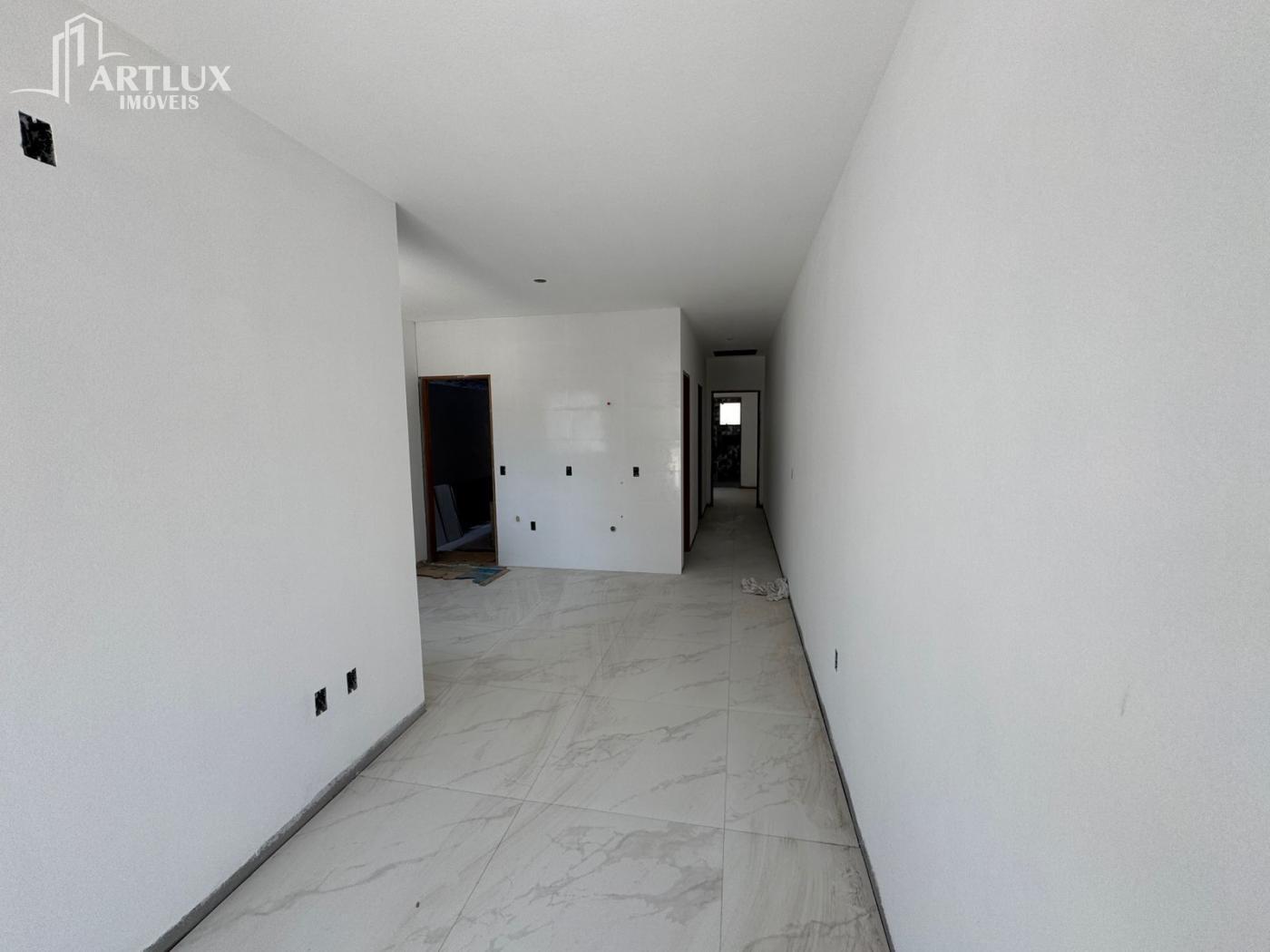 Casa à venda com 2 quartos, 62m² - Foto 4