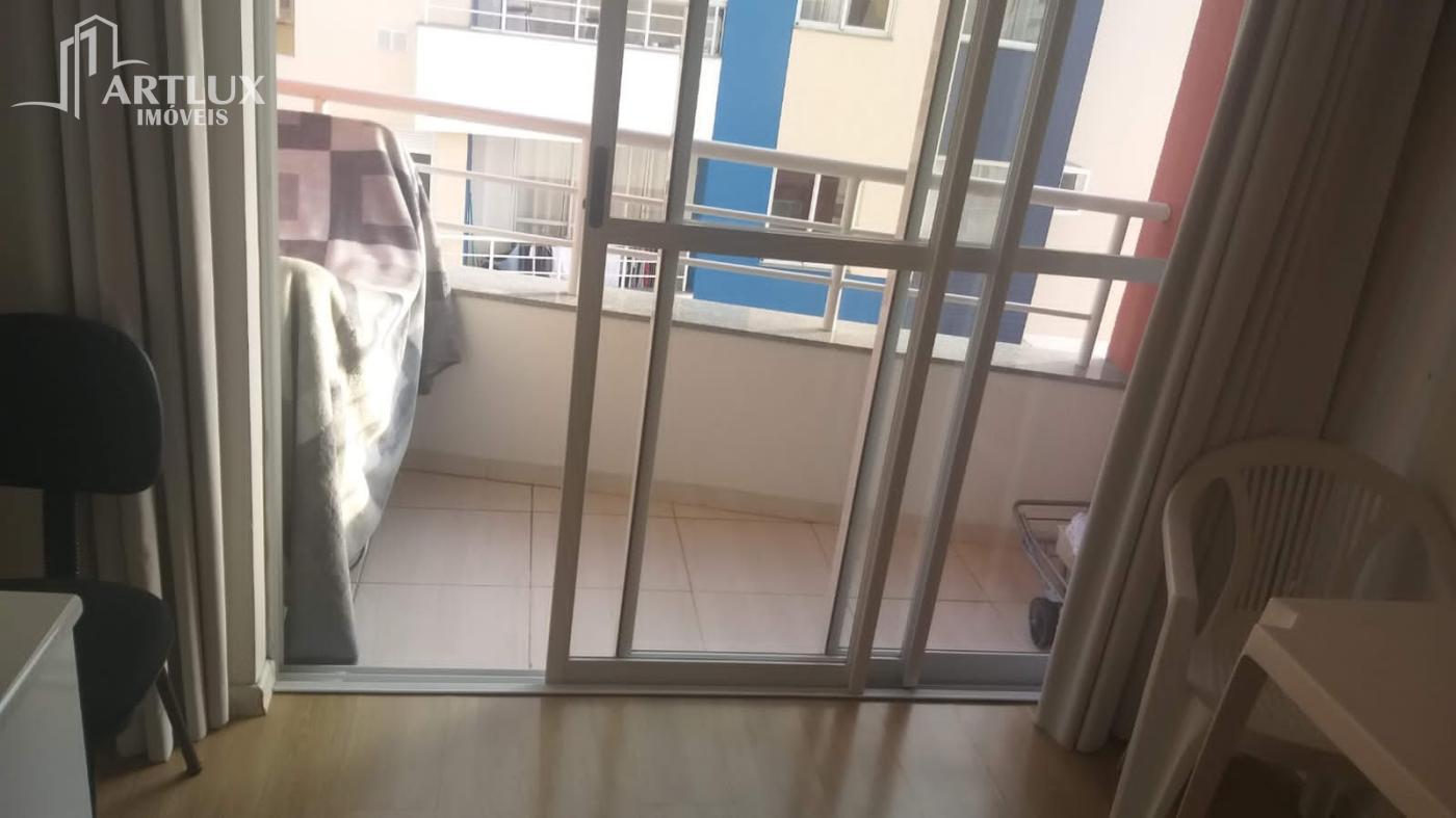 Apartamento à venda com 2 quartos, 57m² - Foto 3