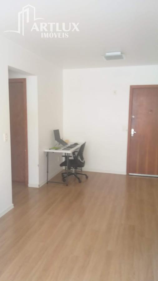 Apartamento à venda com 2 quartos, 57m² - Foto 4