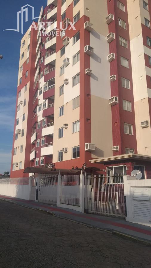 Apartamento à venda com 2 quartos, 57m² - Foto 1