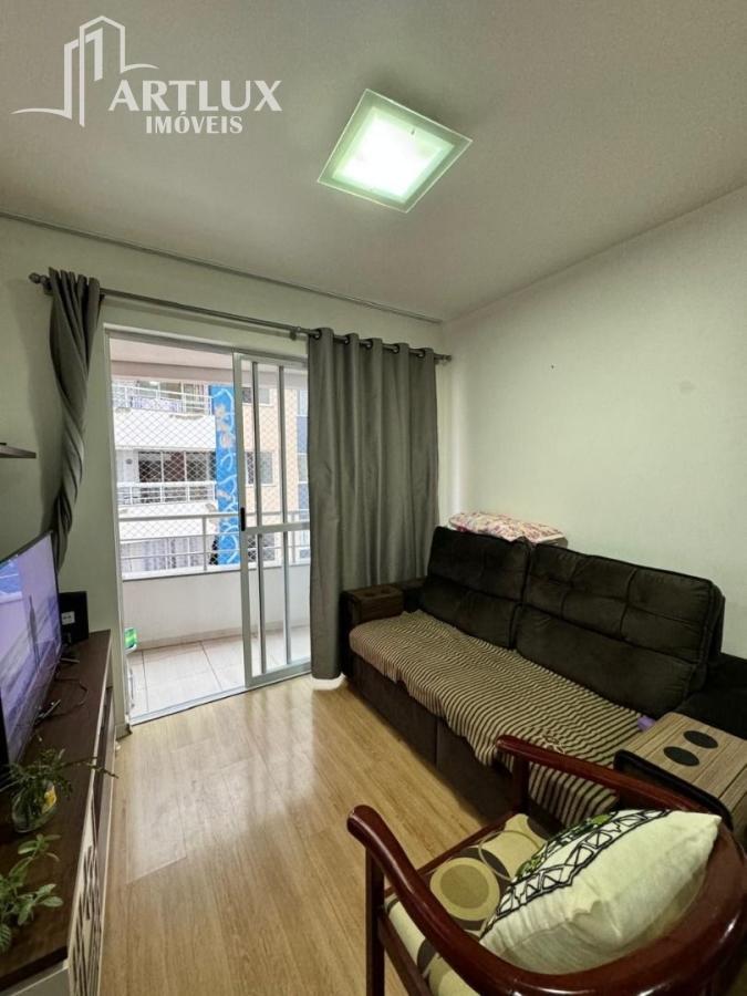 Apartamento à venda com 2 quartos, 57m² - Foto 2