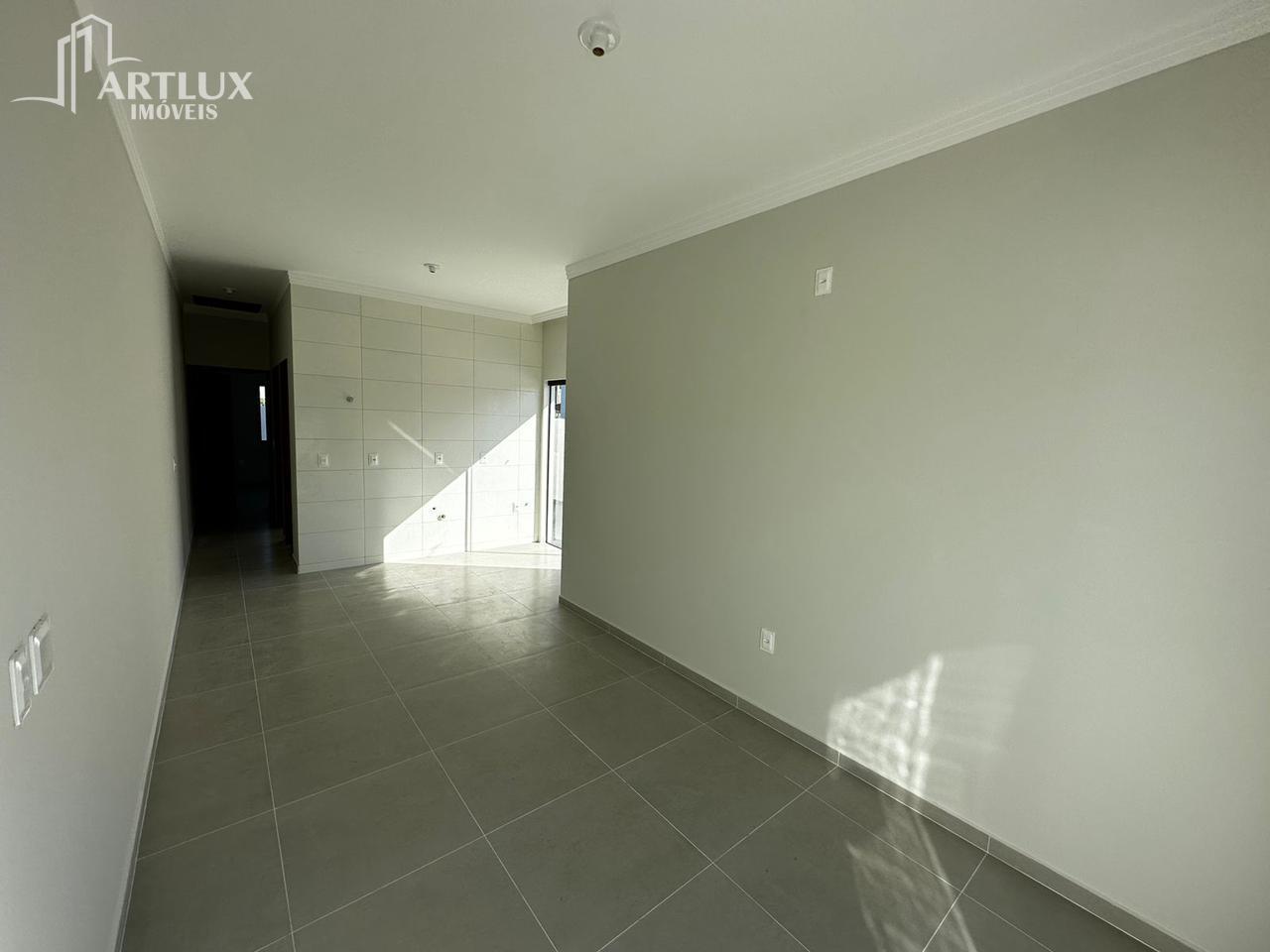 Casa à venda com 2 quartos, 56m² - Foto 3