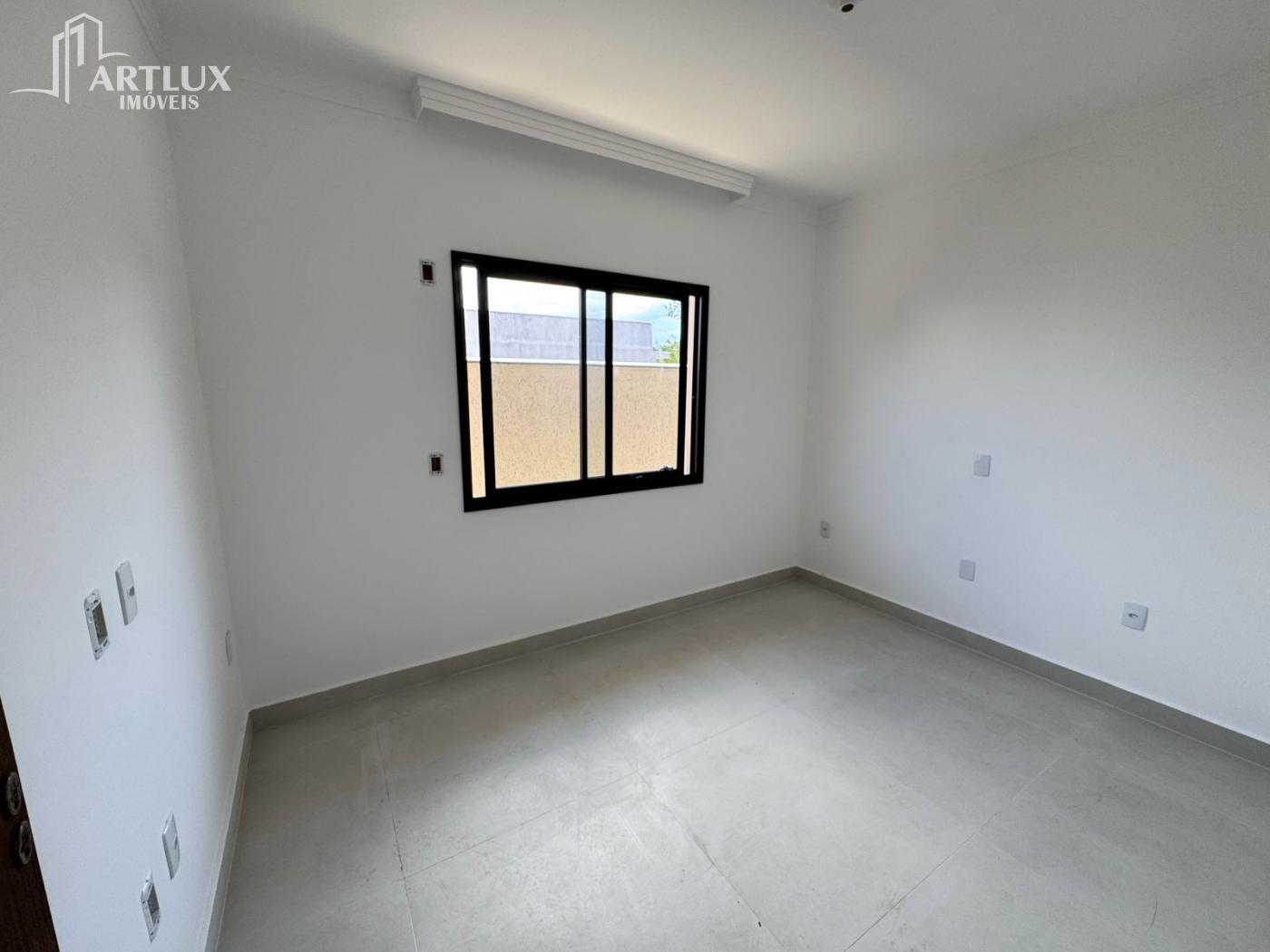 Casa à venda com 3 quartos, 250m² - Foto 11