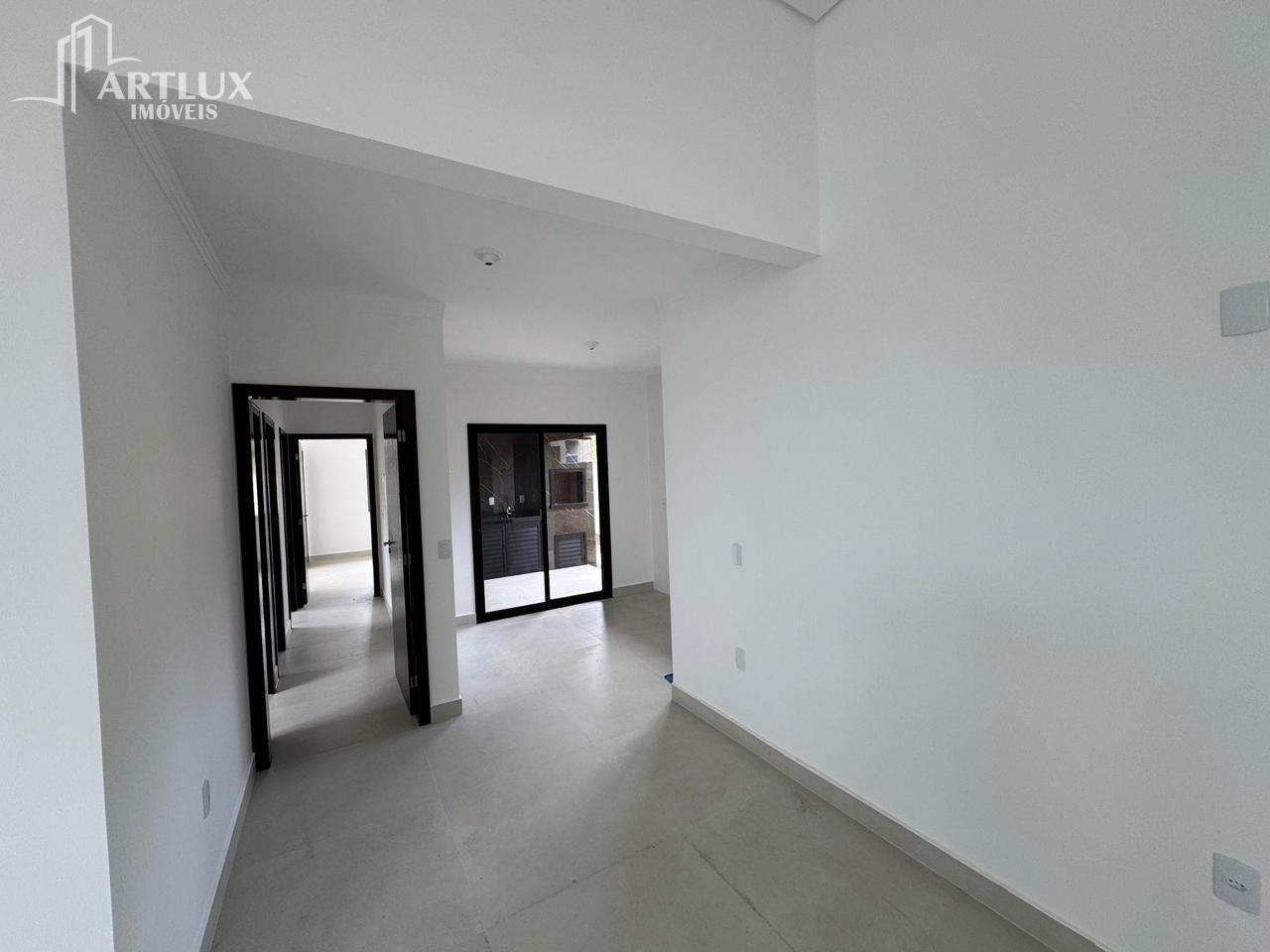 Casa à venda com 3 quartos, 250m² - Foto 9