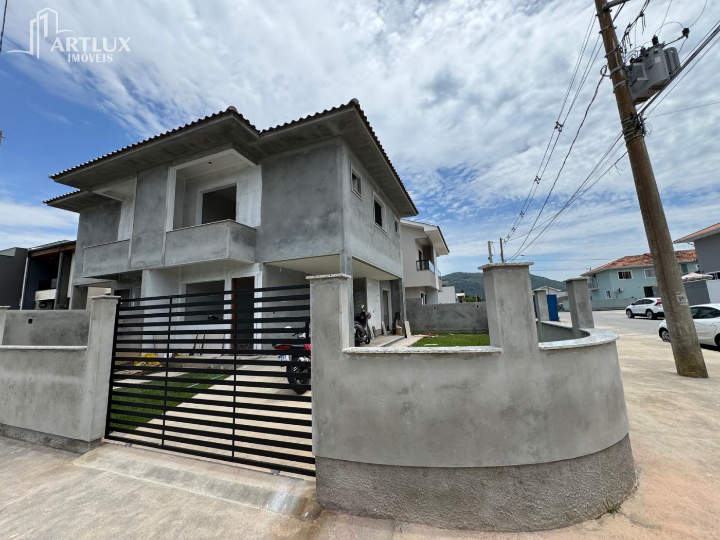 Sobrado à venda com 3 quartos, 106m² - Foto 1